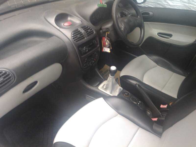JUAL PEUGEOT 206 SPORTY M/T 2001 SPERTI BARU!!