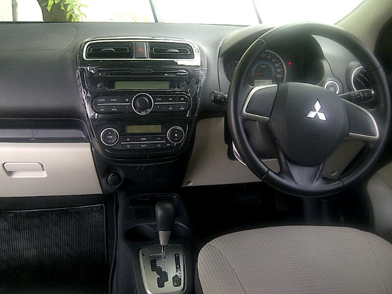 Mitsubishi Mirage Exceed hijau muda A/t 2012,mulus,siap pakai