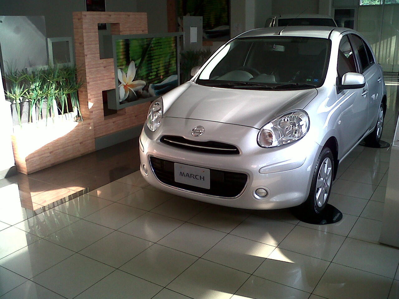KREDIT NISSAN MARCH BONUS MENARIK...