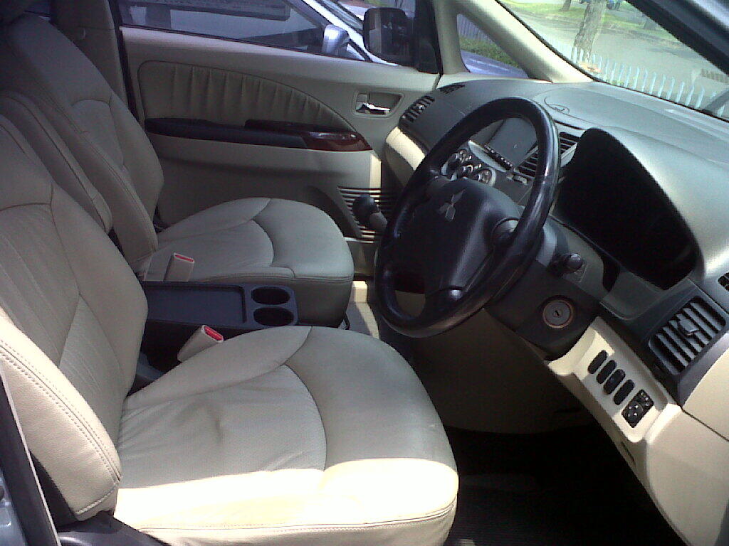 MITSUBISHI GLS ABU-ABU MUDA METALIK 2008