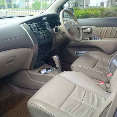 Jual Nissan Grand Livina 1.5 Ultimate 2011 Silver 1.5 Matic