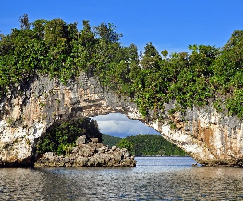 Mengintip Keindahan The Rock Islands di Palau