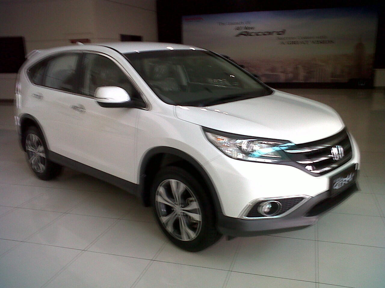 rasakan kenyamanan sedan di sebuah SUV,hanya di Honda CR-V