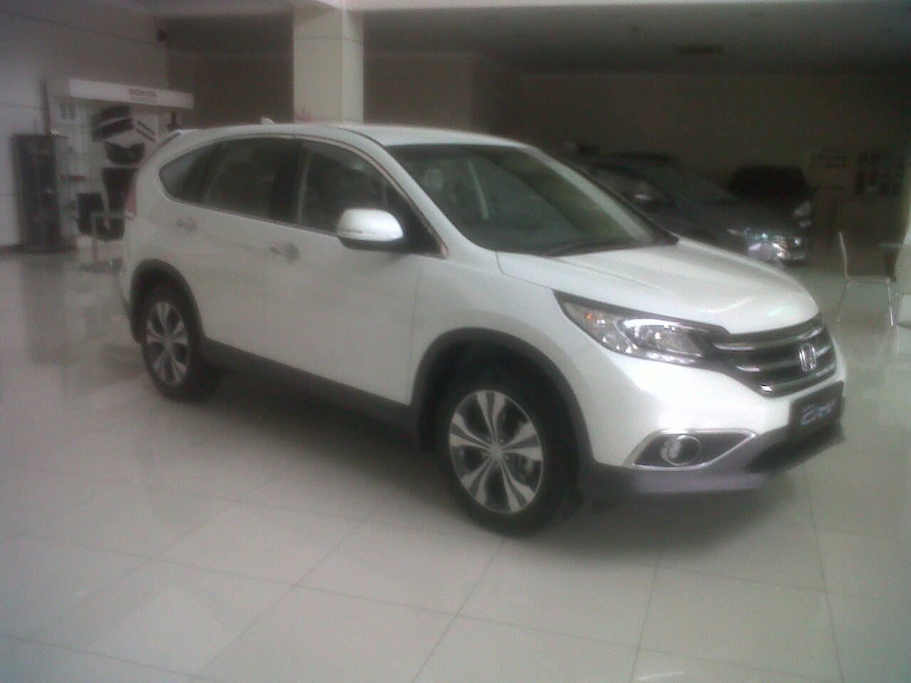rasakan kenyamanan sedan di sebuah SUV,hanya di Honda CR-V