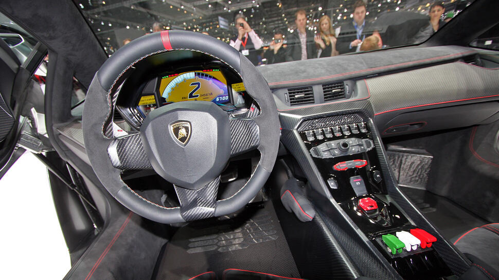 Ini gan yang tertarik mobil sport Spesifikasi Lamborghini Veneno (pict++)
