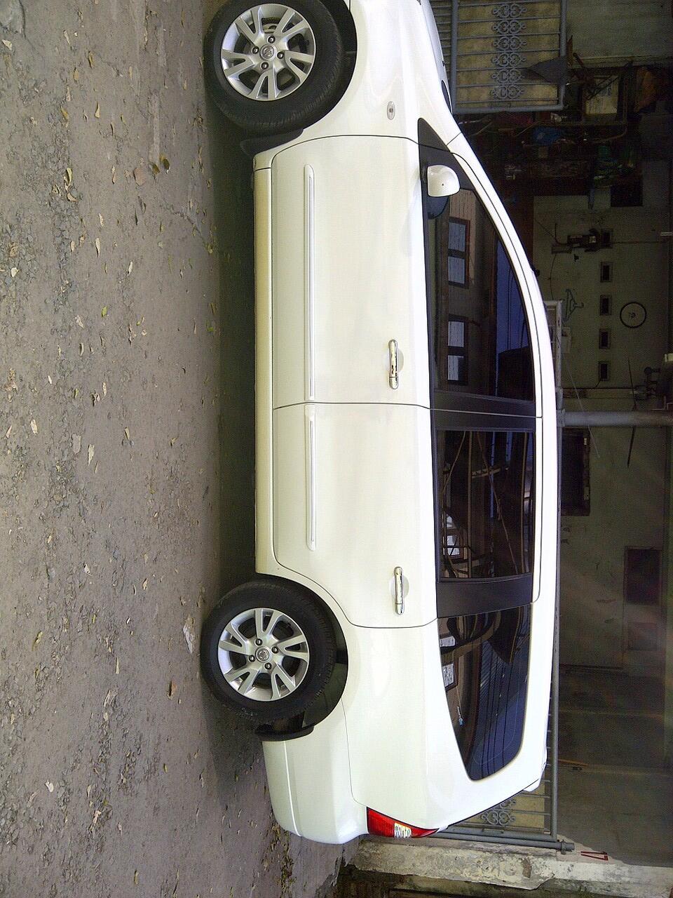Nissan Grand Livina 1.5 Xv Matic Putih 2012 Terawat over kredit