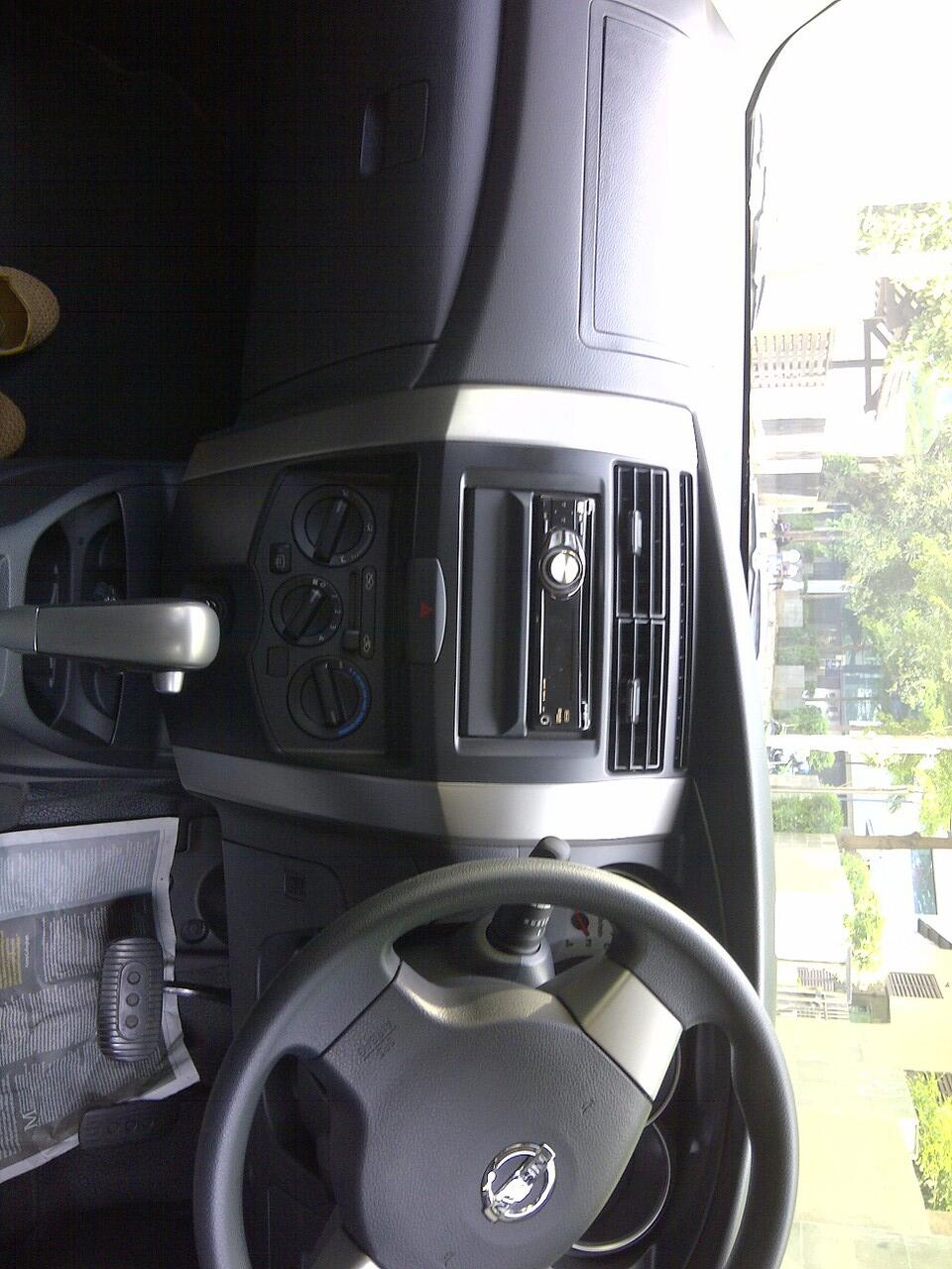 Nissan Grand Livina 1.5 Xv Matic Putih 2012 Terawat over kredit
