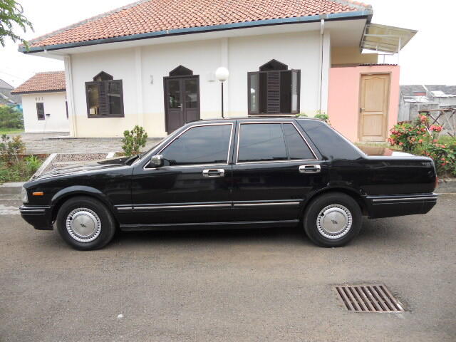 Nissan CedriC DIESEL 2004, AC, DVD, TV, PS, PW, EM, CL, ALARM, REMOTE, BOGOR