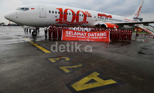 Pesawat Boeing 737 ke-100 Lion Air Tiba di Bandara Soetta