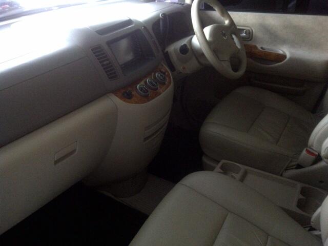 nissan serena HWS tahun 2010, mulus, pajak panjnag, SILVER, NOPOL 3 angka