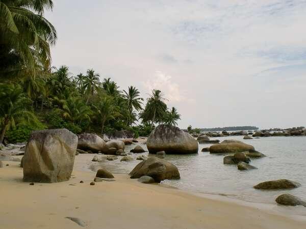 Taman Batu Raksasa di Pulau Natuna