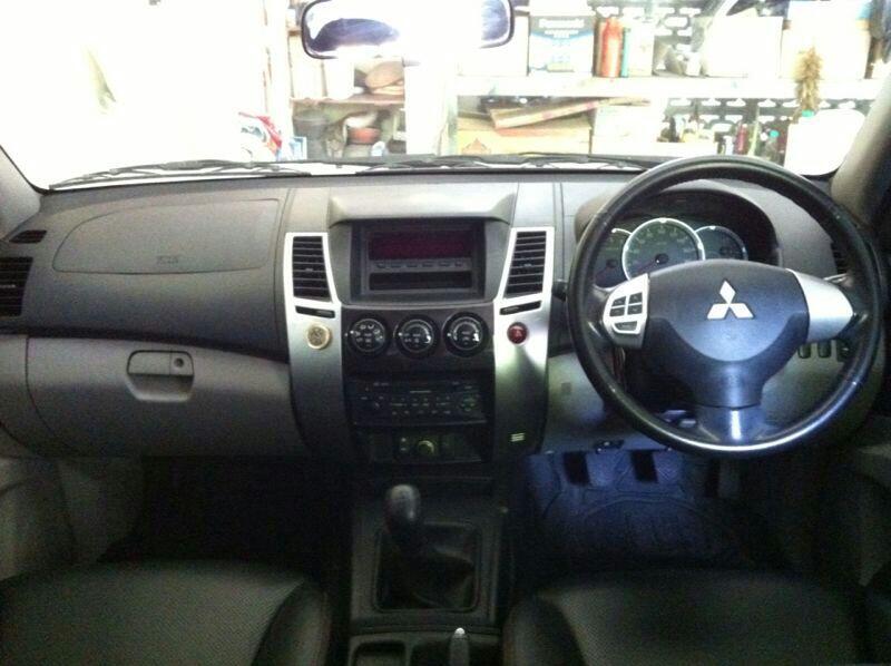 Dijual Mitsubishi Pajero Sport 2011, tipe GLS