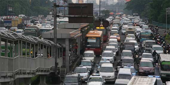 Busway Rel, Solusi Untuk Jalur Busway Yang Sering Diserobot Kendaraan Pribadi