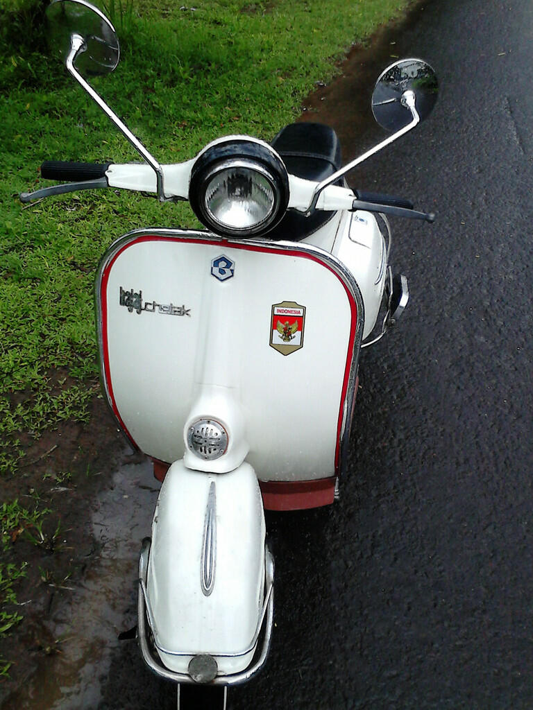 JUAL VESPA BUTUH UANG