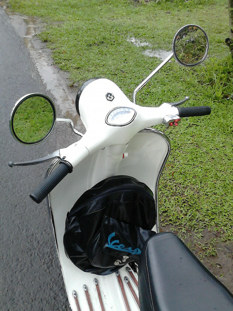 JUAL VESPA BUTUH UANG