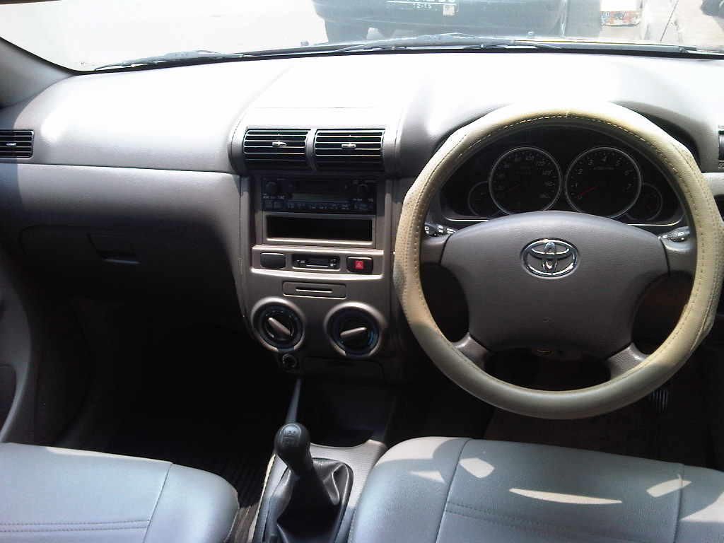 TOYOTA AVANZA 1.3 G MT 2010 HITAM METALIK