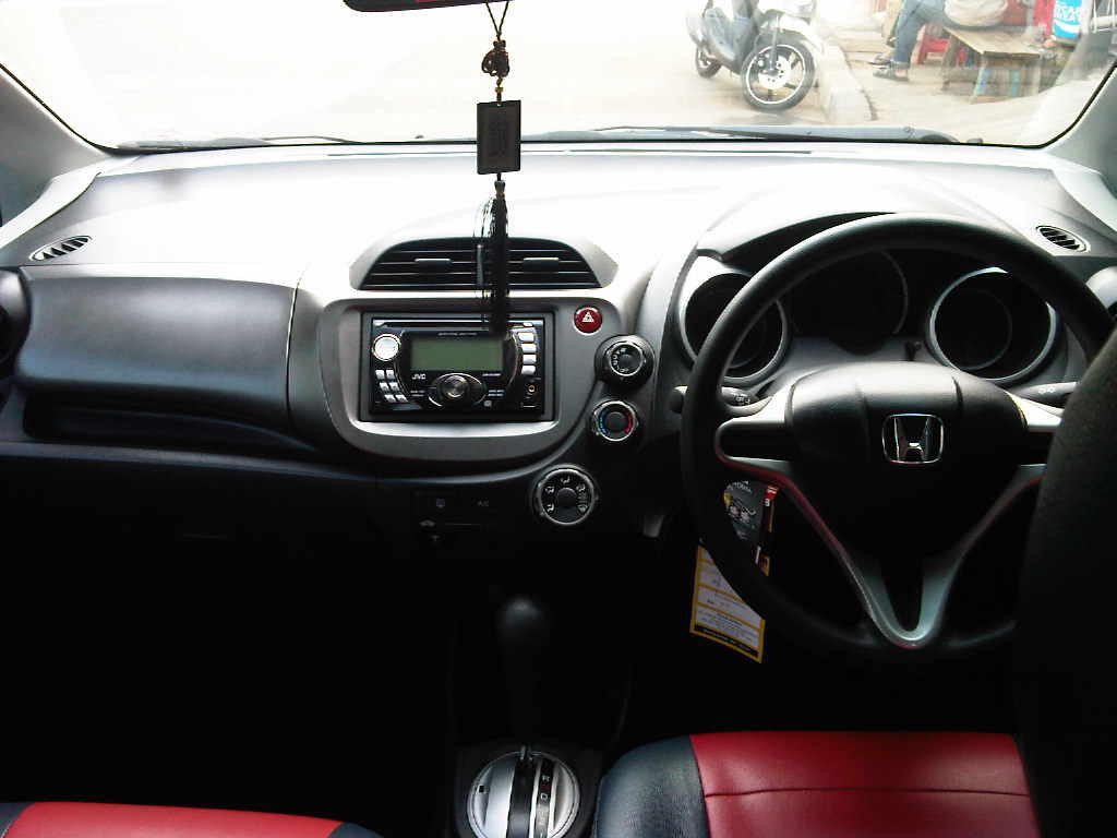 HONDA ALL NEW JAZZ S AT 2009 SILVER METALIK