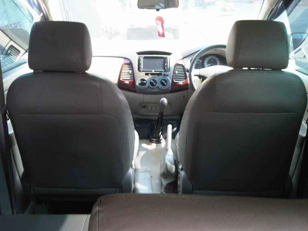 TOYOTA KIJANG INNOVA 2.0 J MT 2010 ABU - ABU MET
