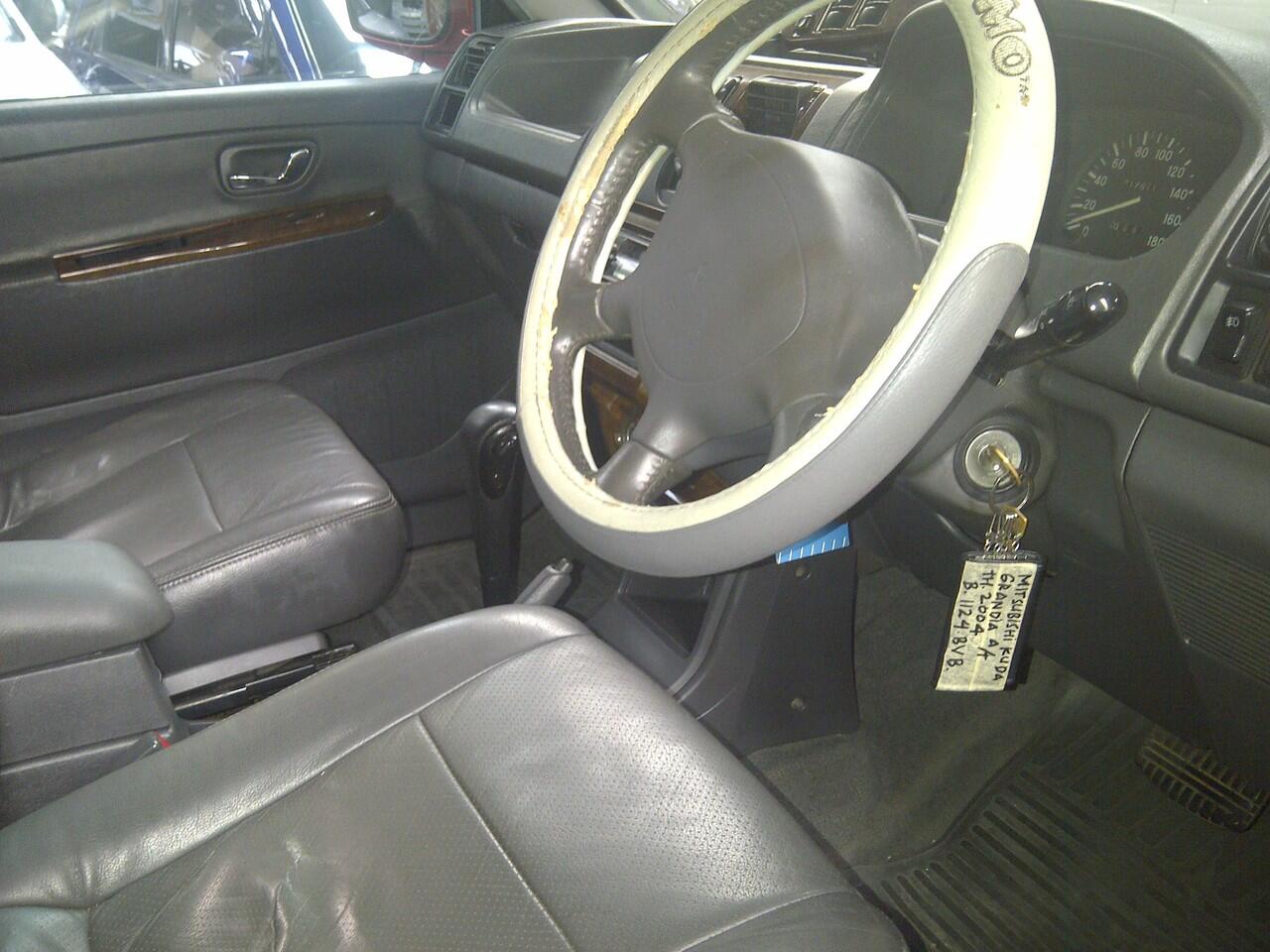 MITSUBISHI KUDA GRANDIA A/T 2004 MERAH DP MURAH