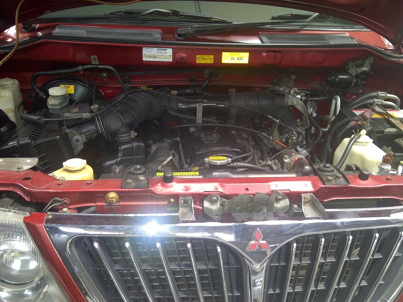 MITSUBISHI KUDA GRANDIA A/T 2004 MERAH DP MURAH