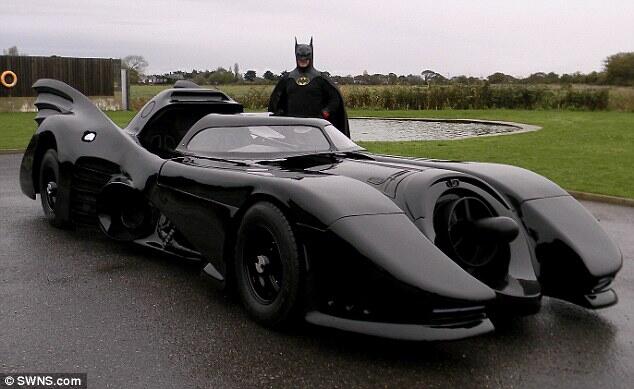 Impian Memiliki Batmobile Menjadi Kenyataan