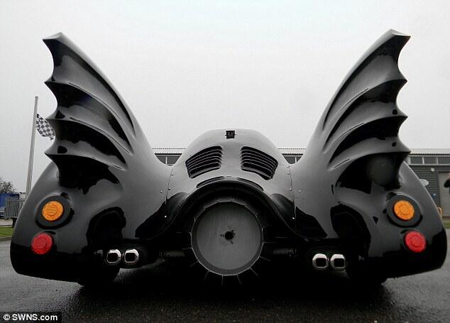 Impian Memiliki Batmobile Menjadi Kenyataan