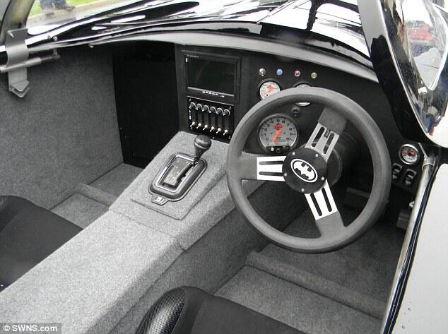 Impian Memiliki Batmobile Menjadi Kenyataan