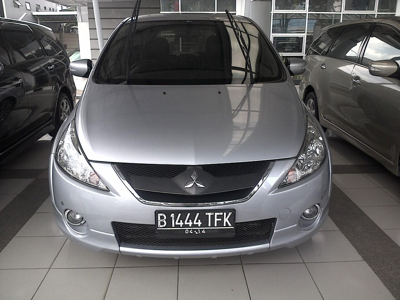 MITSUBISHI GRANDIS GT ABU-ABU MUDA METALIK
