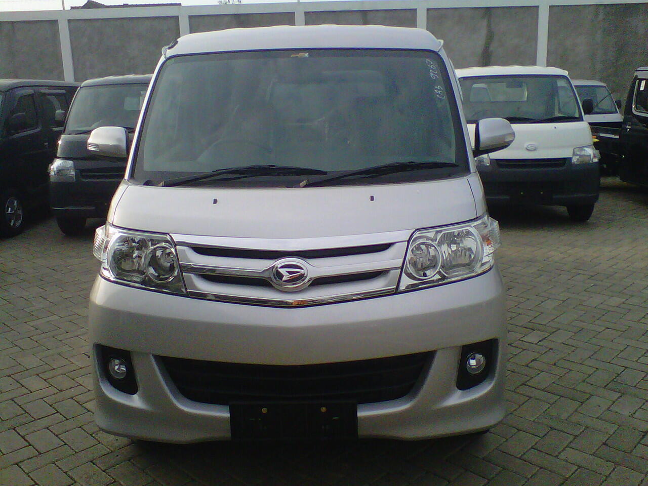 DAIHATSU LUXIO, CASH BACK DP s/d 50%, DIJAMIN !!!