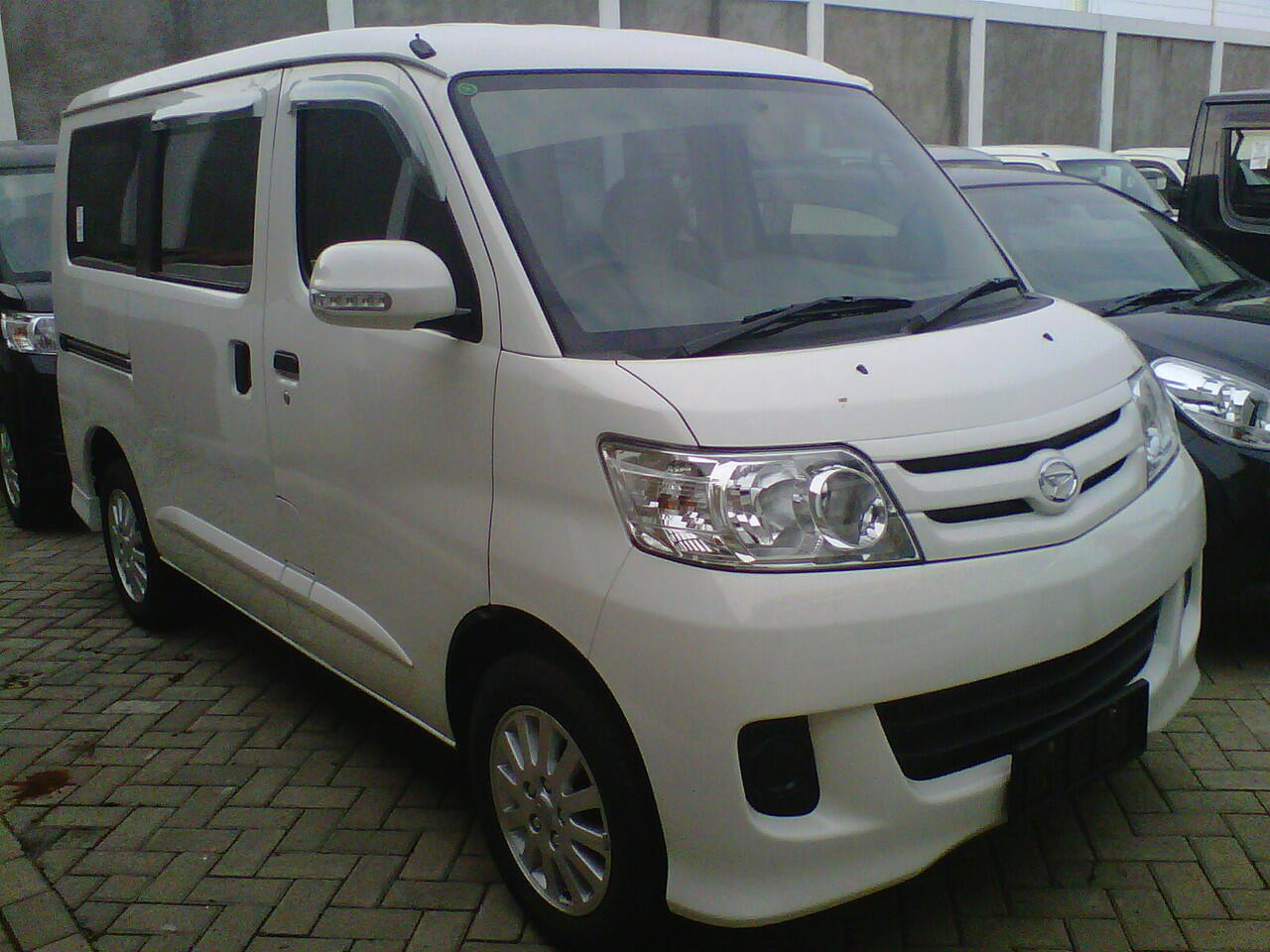 DAIHATSU LUXIO, CASH BACK DP s/d 50%, DIJAMIN !!!