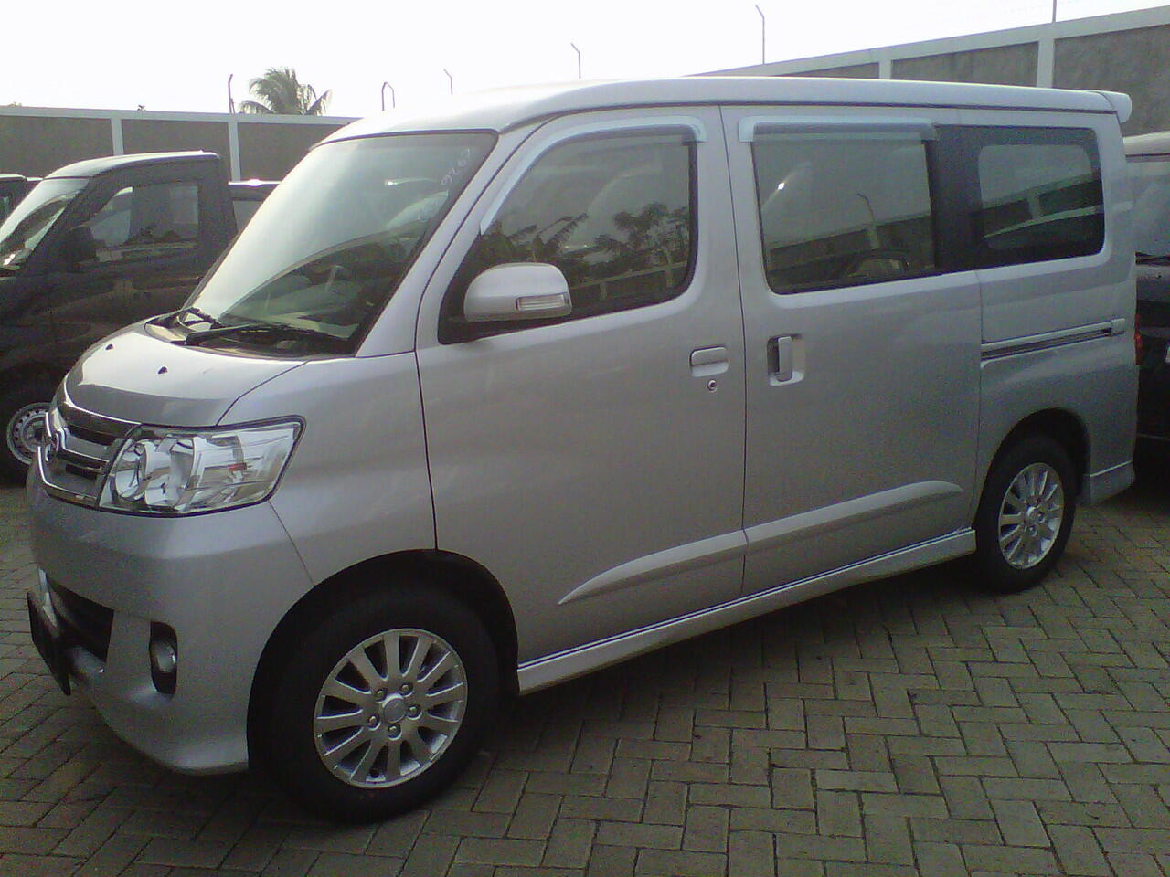 DAIHATSU LUXIO, CASH BACK DP s/d 50%, DIJAMIN !!!