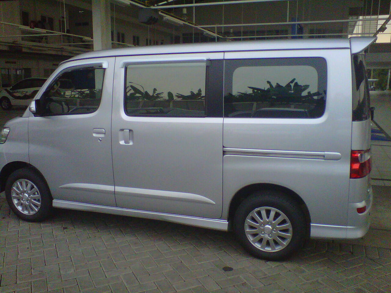 DAIHATSU LUXIO, CASH BACK DP s/d 50%, DIJAMIN !!!
