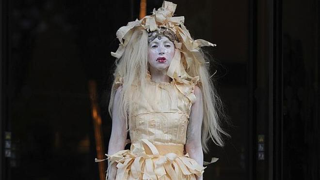 5 Gaya Lady Gaga Ini Bakal Bikin Kalian Merinding!
