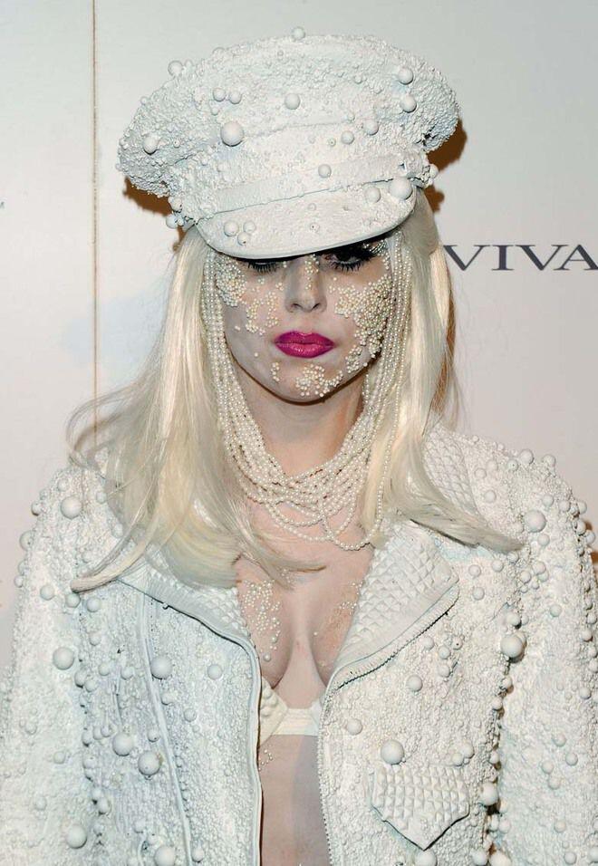 5 Gaya Lady Gaga Ini Bakal Bikin Kalian Merinding!