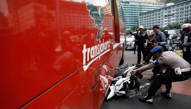 COMEDY STERILISASI JALUR TRANSJAKARTA