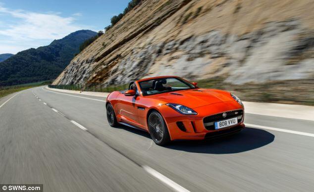 Nah lho, Jaguar F-Type Coupe, 6 Bulan Sebelum Dipasarkan `Ngayap` ke Supermarket