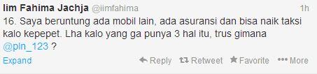 HATI2 GAN Kendaraan Agan Kalo Ketimpa TIANG LISTRIK PLN GA BAKAL DIGANTI RUGI sm PLN