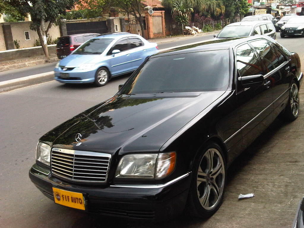 MERCEDES BENZ S 320 L AT 1997 HITAM METALIK