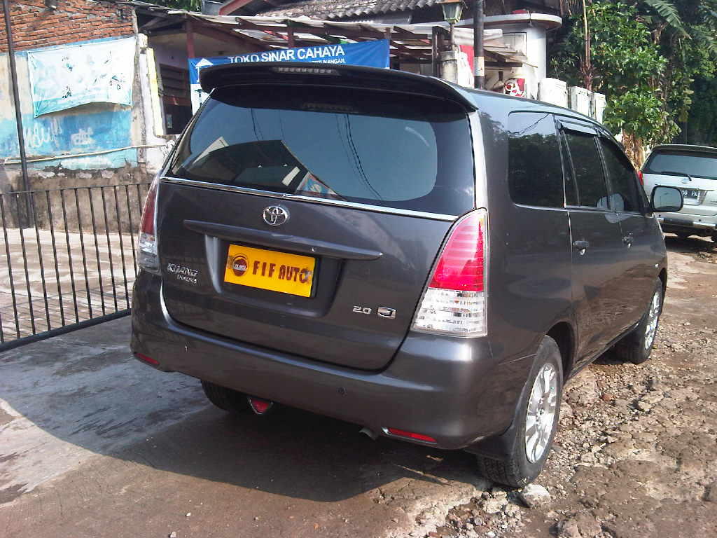 TOYOTA KIJANG INNOVA 2.0 J MT 2010 ABU - ABU METALIK