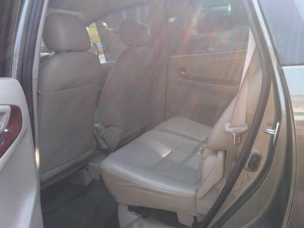 TOYOTA KIJANG INNOVA 2.0 J MT 2010 ABU - ABU METALIK