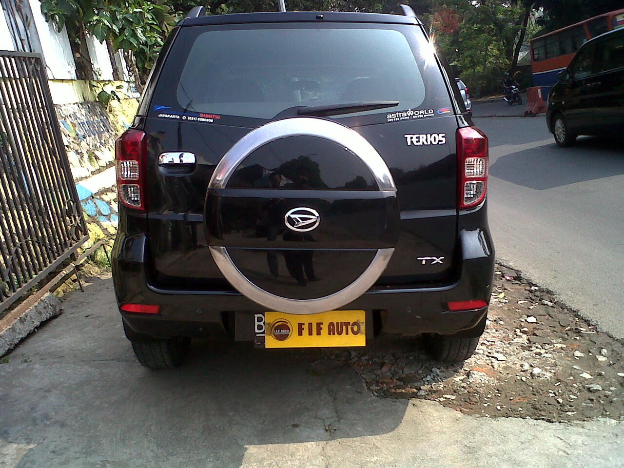 DAIHATSU TERIOS 1.5 TX M/T 2010 HITAM METALIK