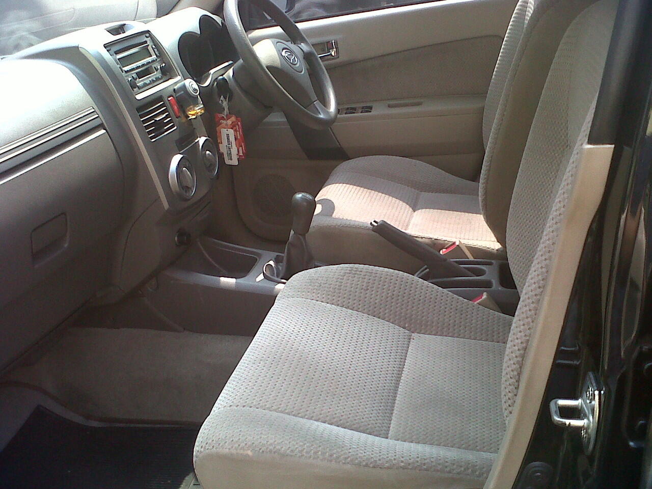 DAIHATSU TERIOS 1.5 TX M/T 2010 HITAM METALIK