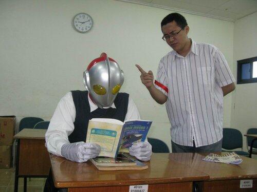 Potret Ultraman Ketika Nganggur :D