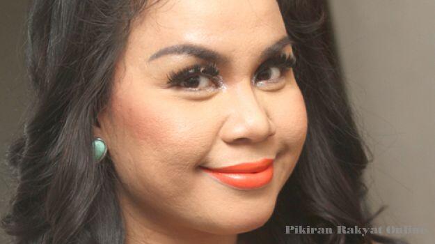 Melaney Ricardo Dipanggil Abang oleh Putrinya