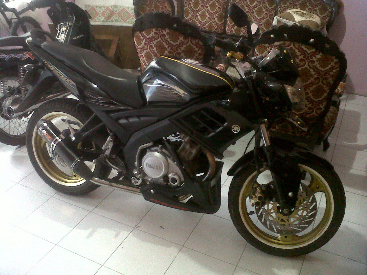 Cari Vixion 2011 Hitam Modifikasi KASKUS