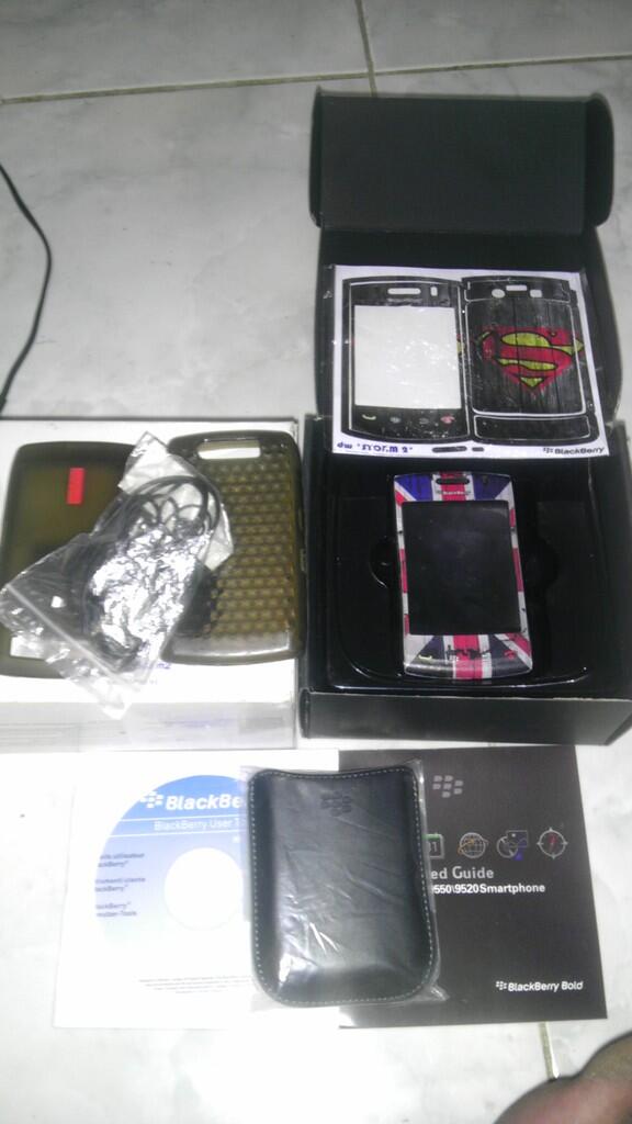 BLACKBERRY 9550 STROM2 ODYN + BONUS surabaya gresik