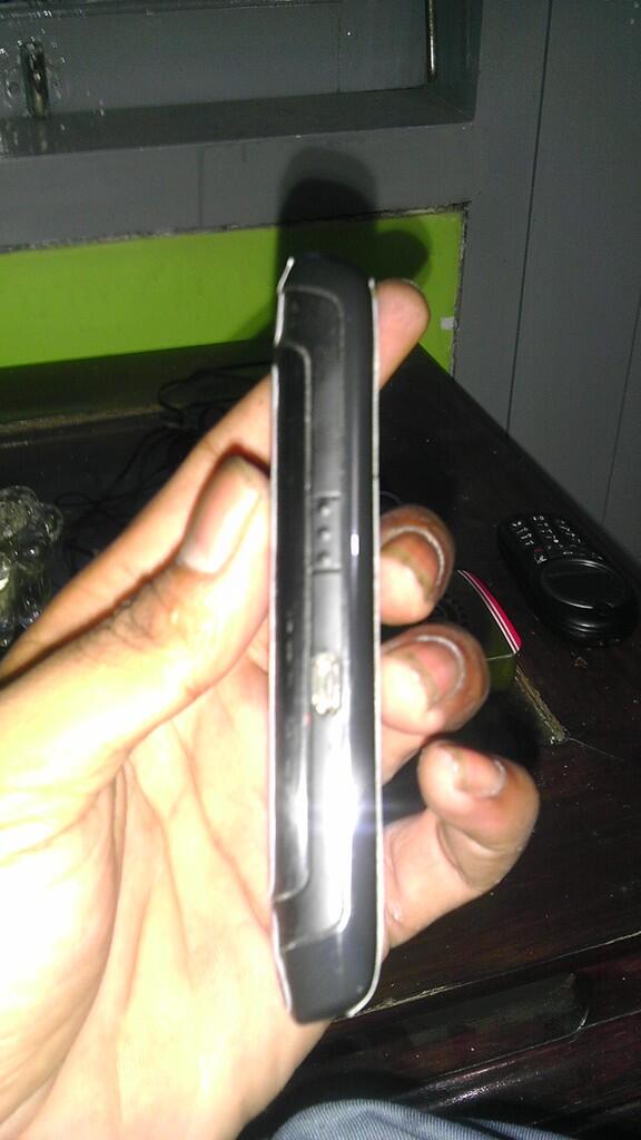 BLACKBERRY 9550 STROM2 ODYN + BONUS surabaya gresik