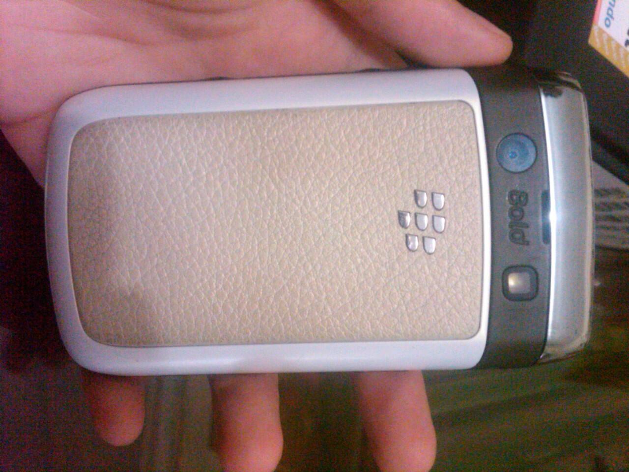 BB ONYX 9700 ! LENGKAP ! MURAH !