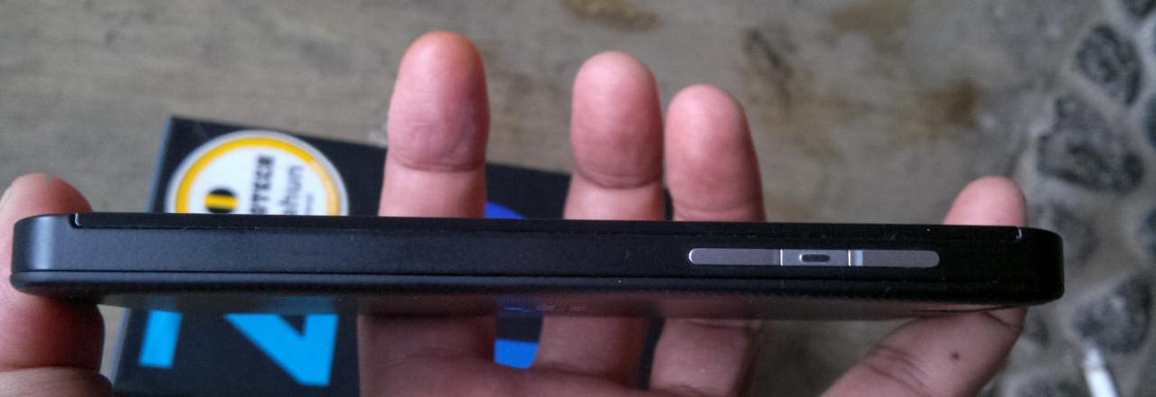 BLACKBERRY Z10 BLACK FULLSET MALANG