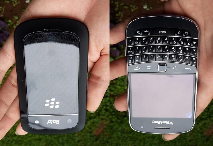 Blackberry 9900 (DAKOTA) Black MULUS MURAH, Grs COMTECH Baru 4 Bulan, Minus dikit